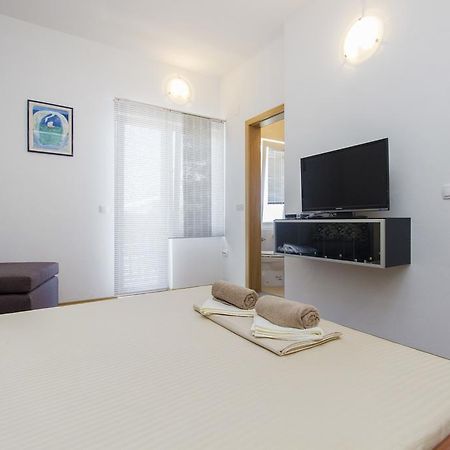 Apartments Zoran Pirovac Eksteriør billede