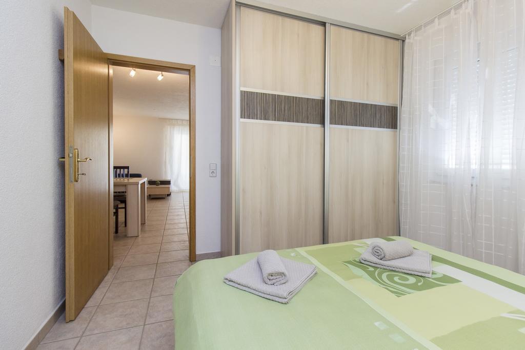 Apartments Zoran Pirovac Eksteriør billede