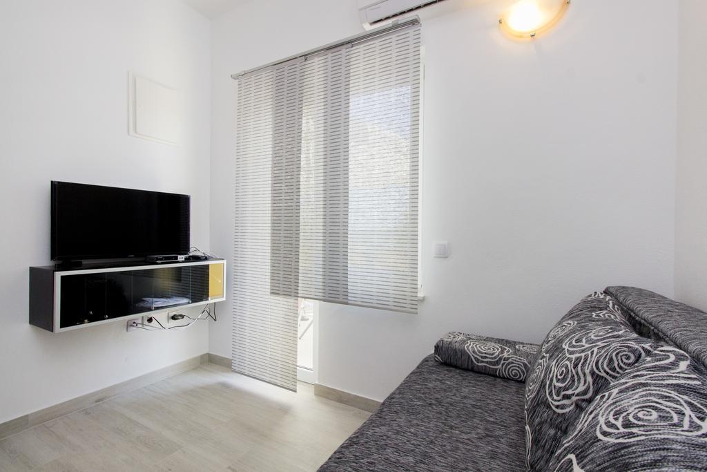 Apartments Zoran Pirovac Eksteriør billede