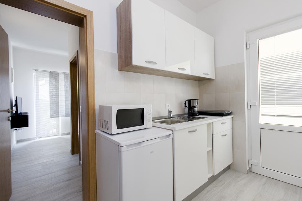 Apartments Zoran Pirovac Eksteriør billede