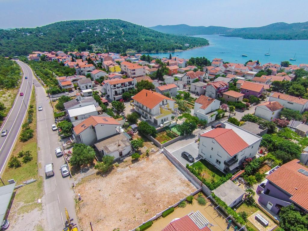 Apartments Zoran Pirovac Eksteriør billede