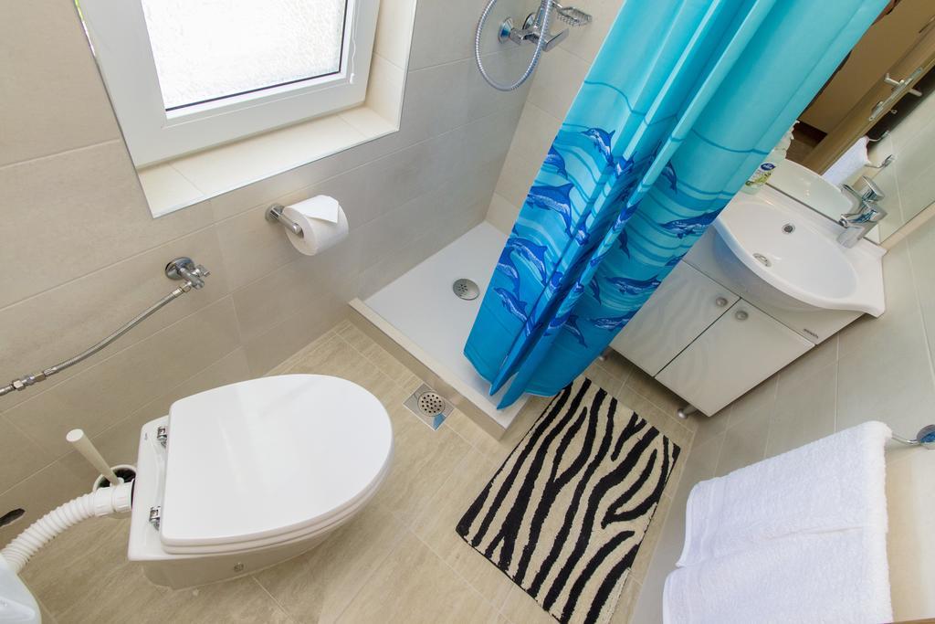 Apartments Zoran Pirovac Eksteriør billede