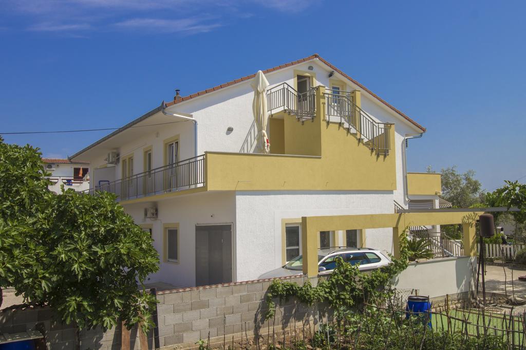Apartments Zoran Pirovac Eksteriør billede